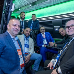 Show Floor Tuesday V26 14